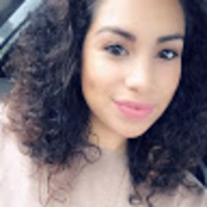 Meet your Posher, Desiree